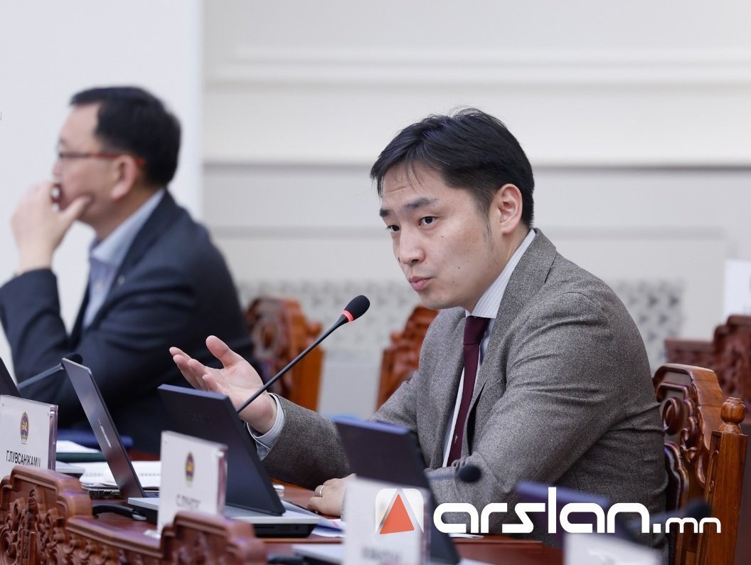 Г.Лувсанжамц: 126 гишүүндээ санал тавимаар байна.Үндсэн чиглэлийн ажлын хэсгийг  би ахалья, засах зүйлс байна