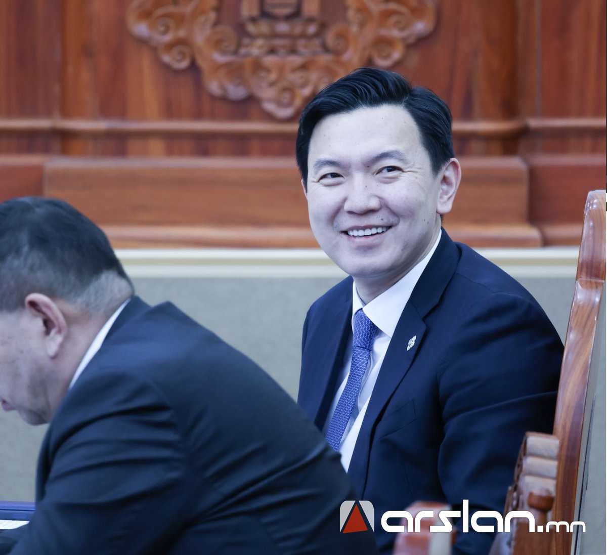 МУ-ын 35 дахь Ерөнхий сайд Н.Учрал ₮5 тэрбумын ХАУС, 2 ОРОН СУУЦТАЙ, ₮1,7 тэрбумын ОРЛОГОТОЙ