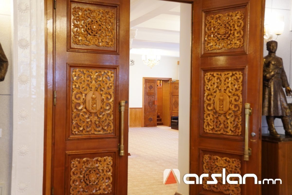 Чуулганы нээлтийн дараа УИХ дахь намын бүлгүүд хуралдана