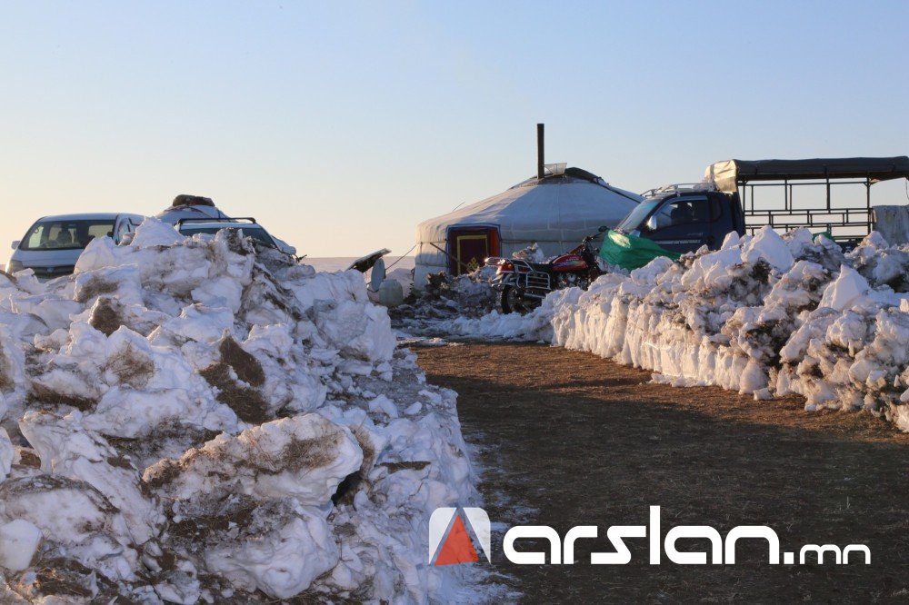 Цасан шуурганд амь эрсэдсэн иргэдийн гэрт очиж эмгэнэл илэрхийлжээ