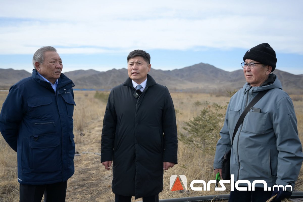 Х.Нямбаатар: Эрхэм гишүүд ээ, Улаанбаатарчууд аа, хэдүүлээ эв эеэ хичээж хэдэн төслүүдээ урагшлуулъя гэж чин сэтгэлээсээ гуйж байна