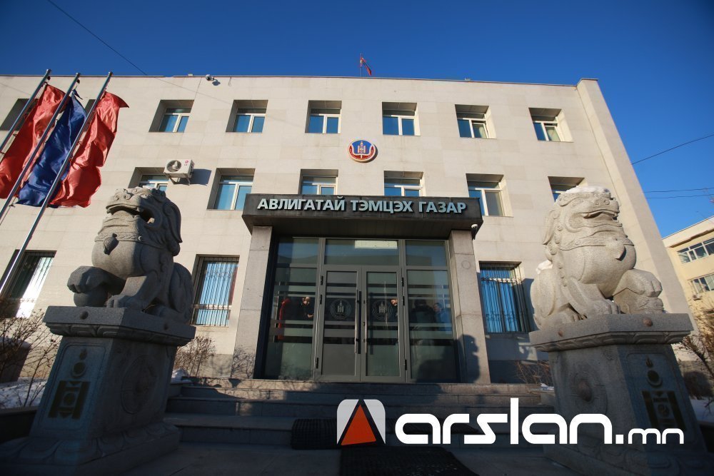 Улсын төсвийн хөрөнгө оруулалтаар бариулсан барилгын газраас хамаарал бүхий этгээддээ шилжүүлсэн этгээдийг шалгуулна