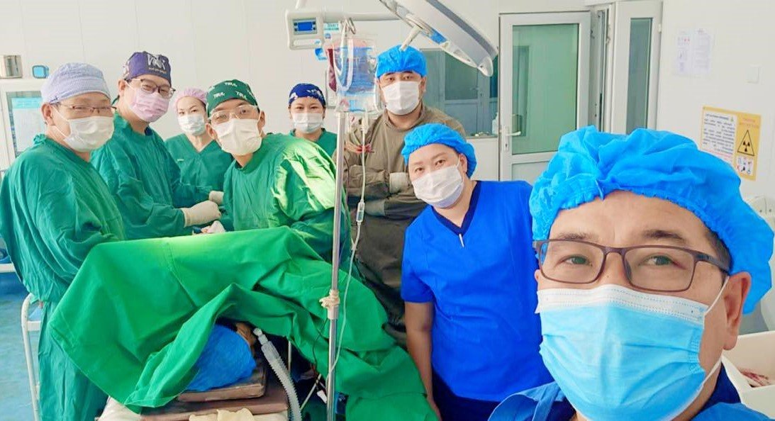Орон нутгийн эмч нар цээжний хөндийн битүү гэмтэл, хавирганы хугарал бэхлэх мэс засал хийж эхэллээ