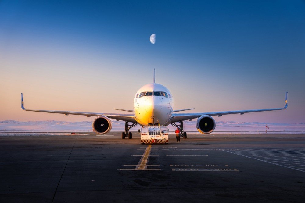 МИАТ: Дубайгаас тусгай үүргийн нислэгээр 91 иргэн эх орондоо ирлээ