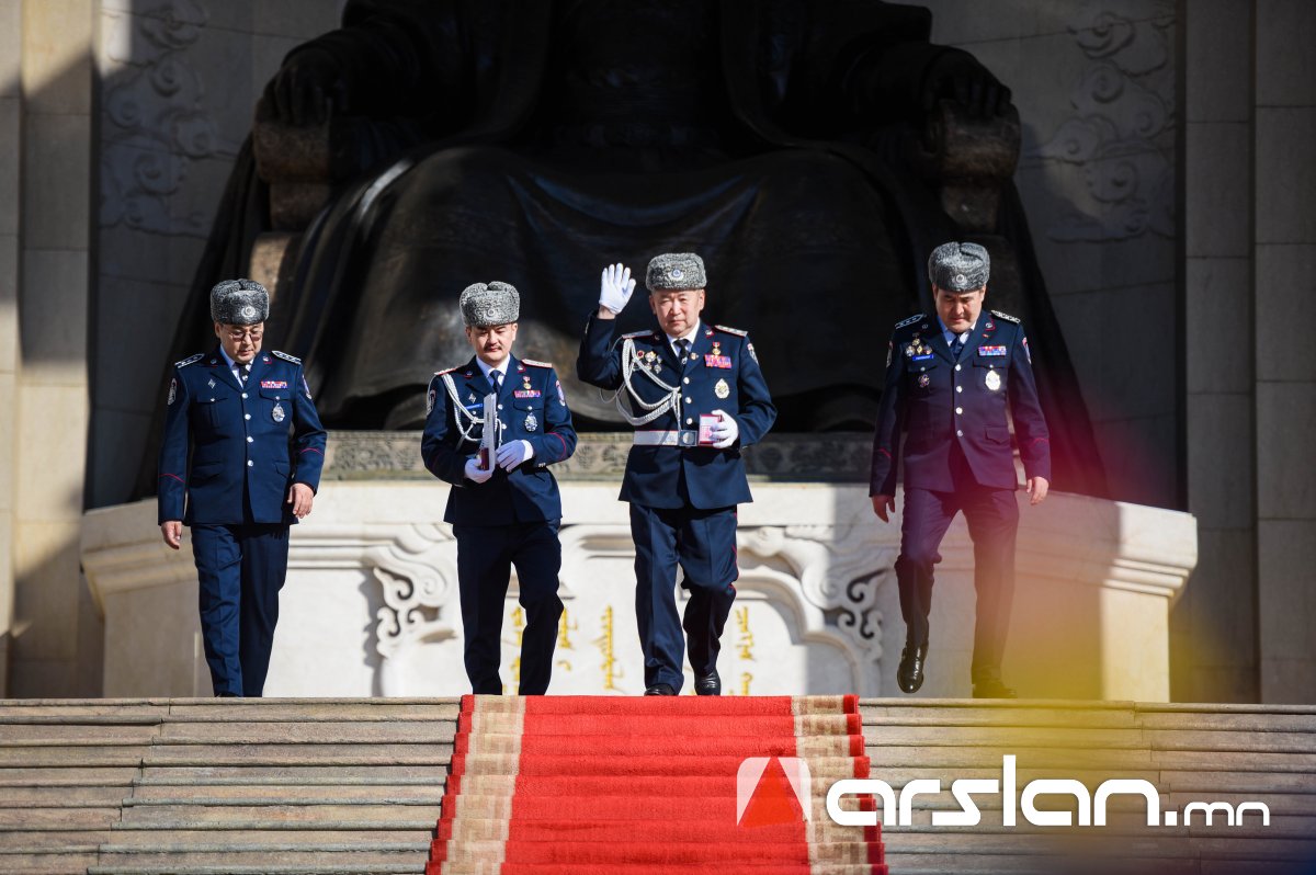 Цагдаагийн хурандаа Г.Ганболд, Э.Идэрцог, Г.Арсланхуяг нар “ГАВЬЯАТ ХУУЛЬЧ” цол хүртлээ