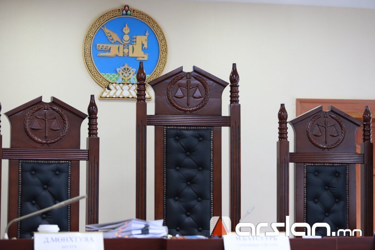 Өсвөр насны хүү нэгнийгээ хараагүй болгож 4 жилийн ХОРИХ ЯЛААР шийтгүүлжээ