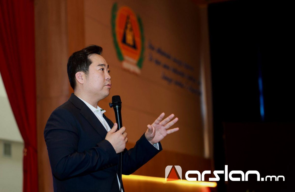 Онцгой байдлын салбарт онцгой гавьяа байгуулсан алба хаагч бүсгүйчүүдийг шагналаа