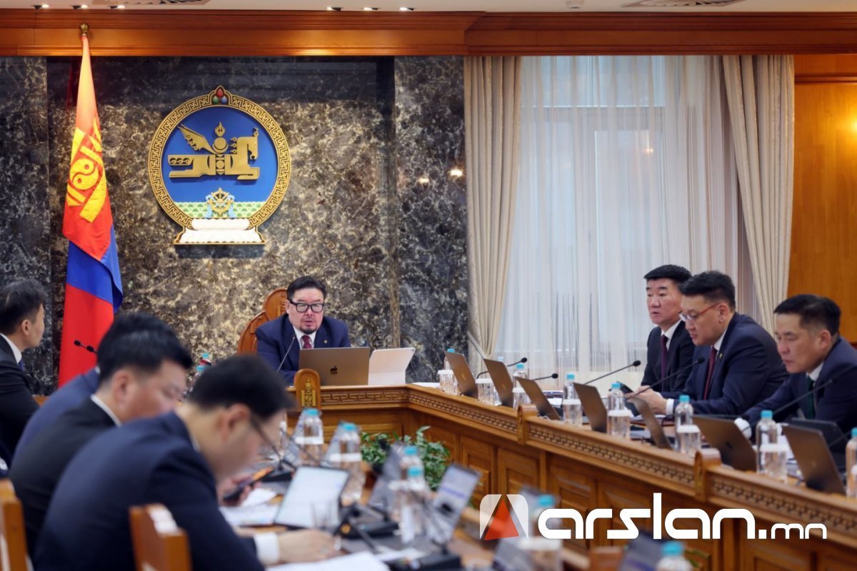 Хувийн нэмэлт тэтгэврийн тухай хуулийн төслийг хэлэлцэж байна