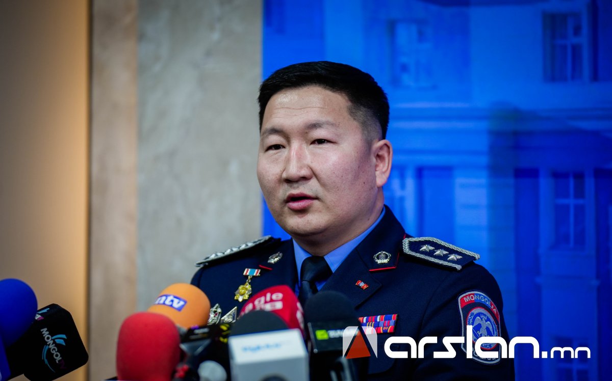 Б.МӨНХБАТ: Үе тэнгийн дээрэлхэлт үйлдсэн Д.Саянаа нарын хэрэг ЭНЭ САРД шийдвэрлэгдэнэ