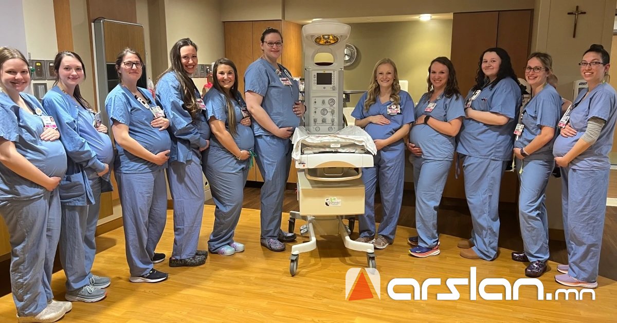 АНУ-ын нэгэн эмнэлэгт 14 сувилагч нэгэн зэрэг жирэмсэн болжээ