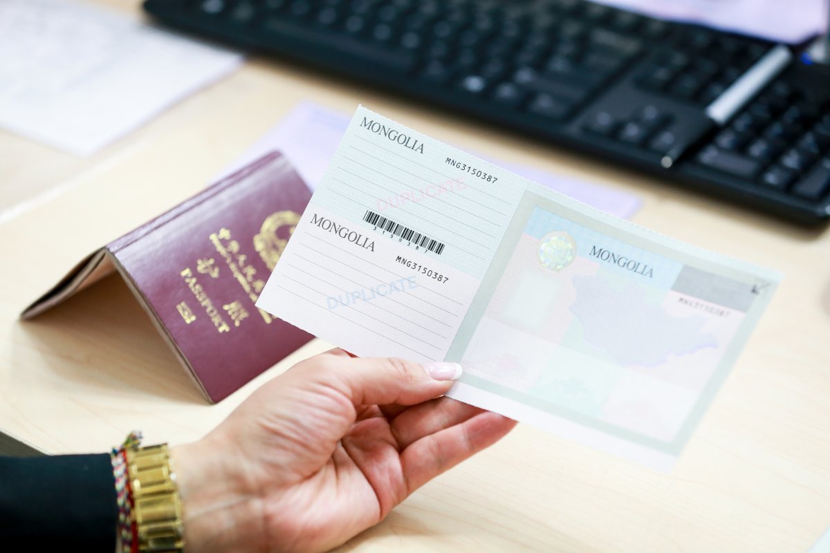 ГИХГ: Тэтгэвэртээ гарсан ажилтан Д.Б нь БНХАУ-ын иргэнтэй хамтран хууль бус визийн зуучлал үзүүлсэн нь тогтоогдсон