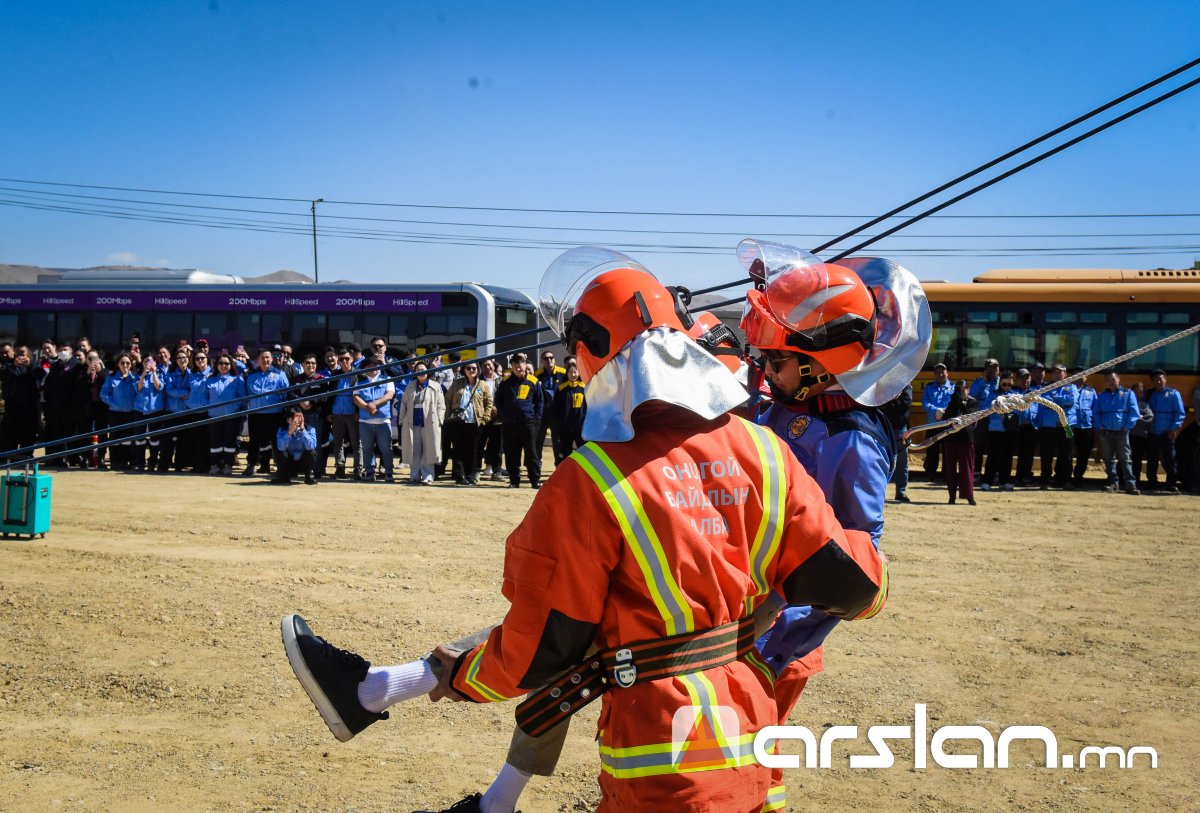 Нийтийн тээврийн хэрэгслийн галын аюулгүй байдлыг хангах дадлага сургуулилтыг өнөөдөр зохион байгууллаа