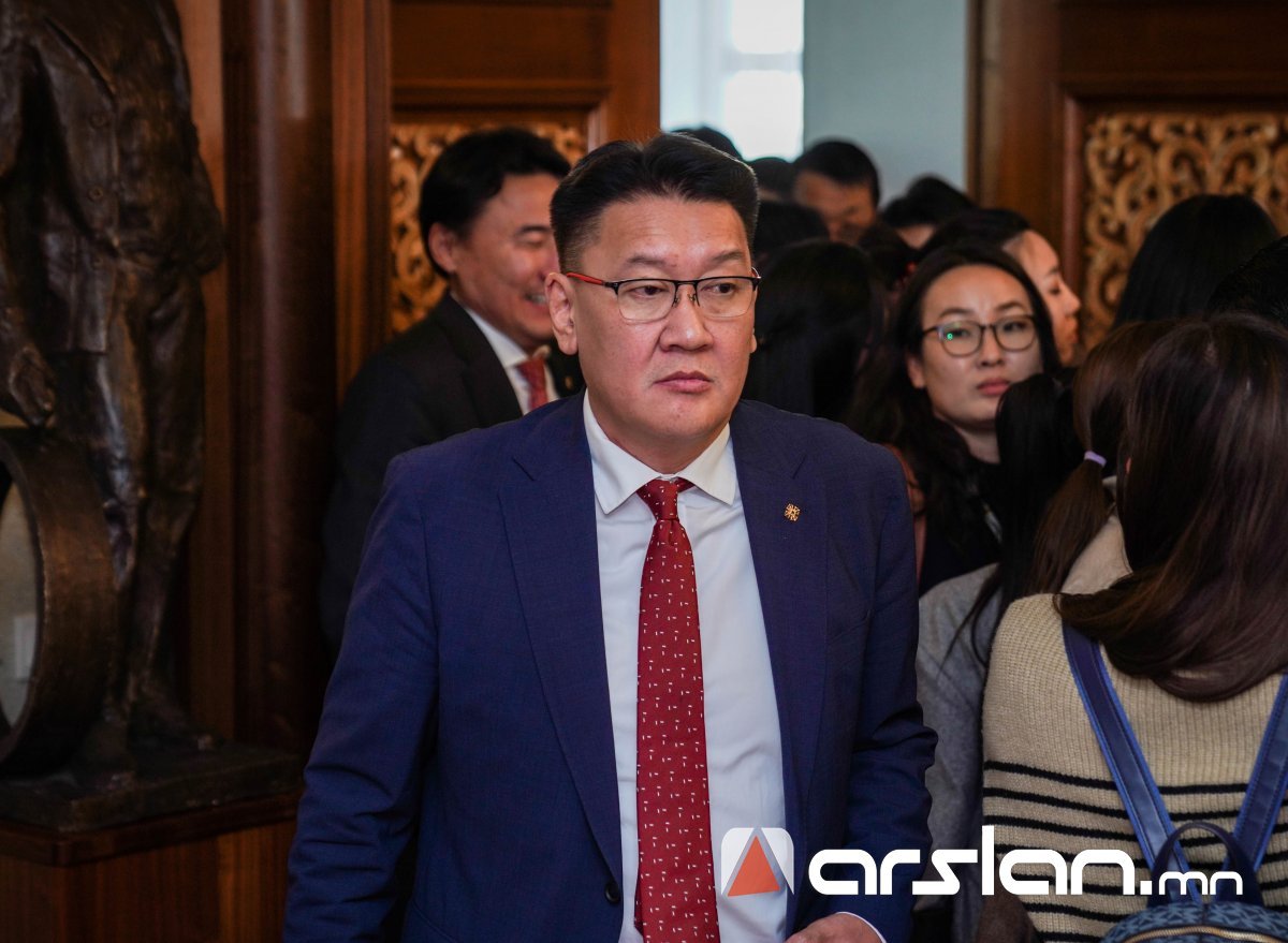 Төрийн байгуулалтын байнгын хорооны даргаар Б.Жавхланг сонгохыг дэмжлээ