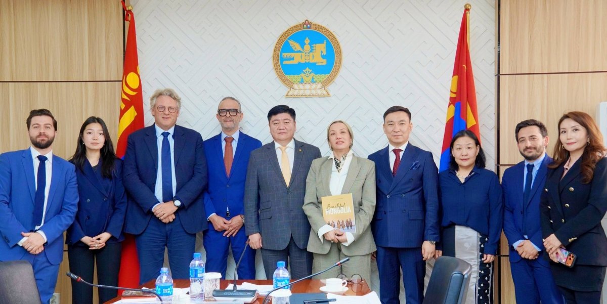 “Цэнхэр бүс”-ийн түр барилга, байгууламжтай холбоотой ажлуудыг хэлэлцлээ