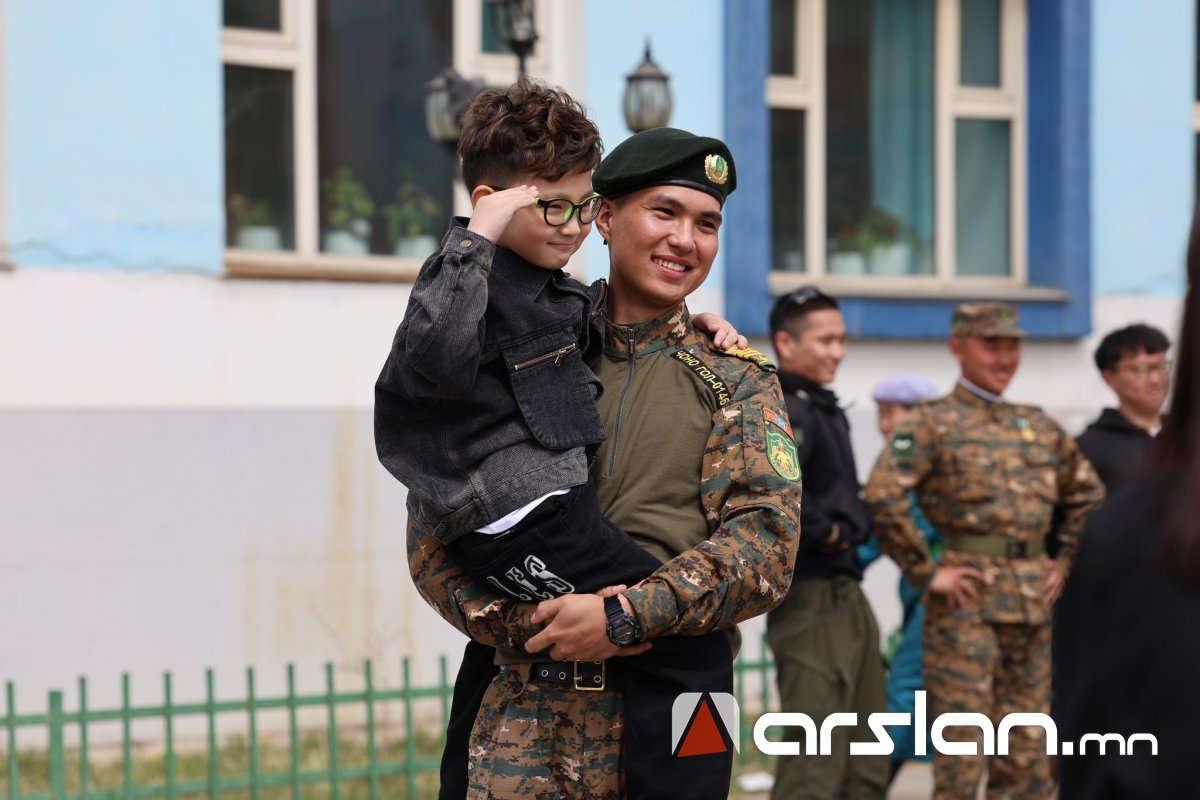 ФОТО: Хугацаат цэргийн алба хаасан цэргүүд өнөөдөр халагдаж ирлээ