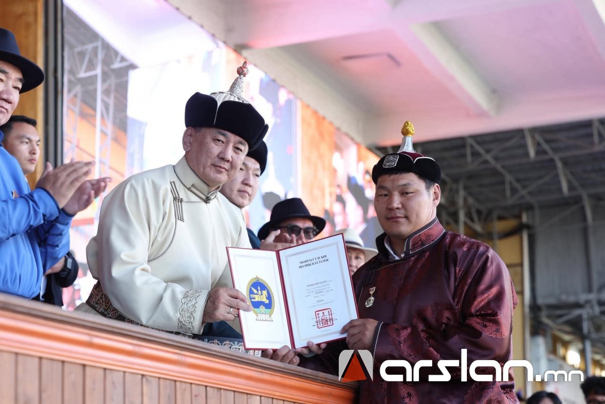 Шинэ төрсөн НАЧИН, ХАРЦАГУУД цол, энгэрийн тэмдгээ гардаж авлаа