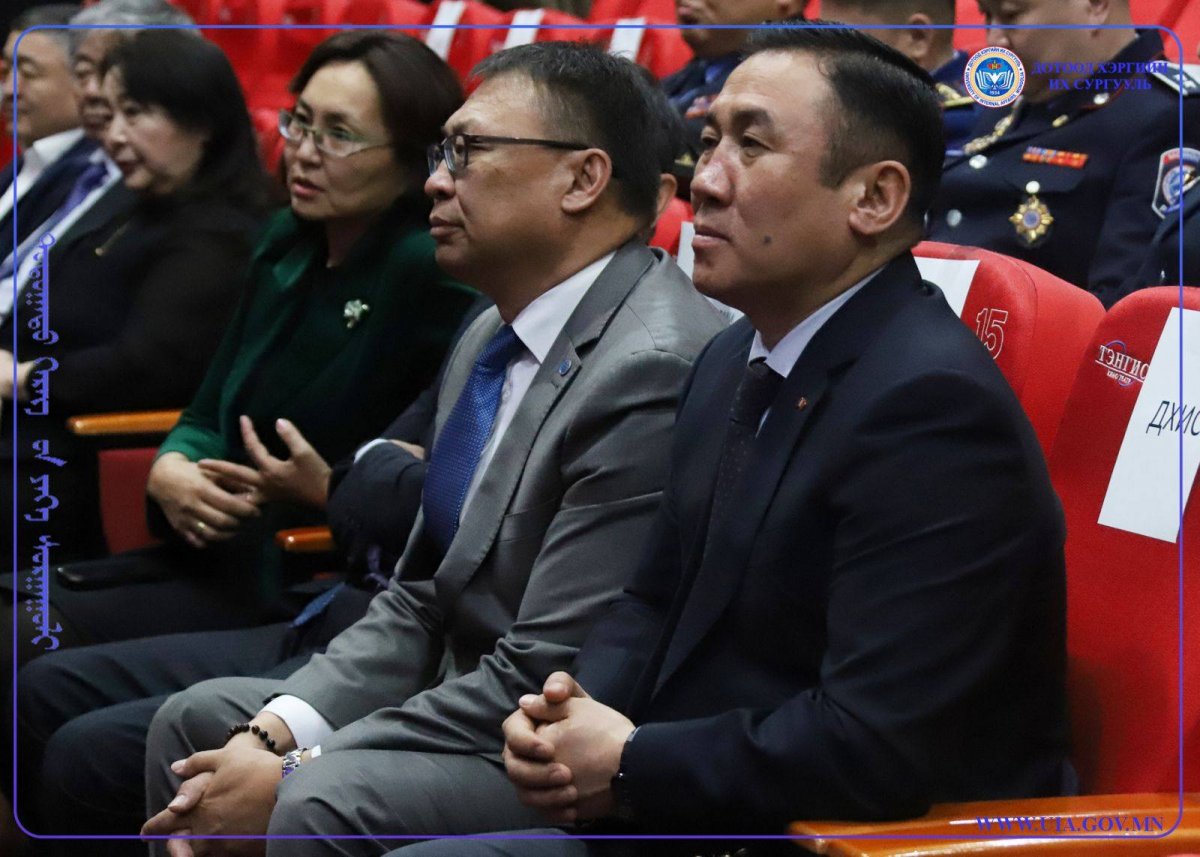 ДХИС “Магадлан итгэмжлэгдсэн сургалтын хөтөлбөрүүдийн гэрчилгээ“-гээ гардан авлаа