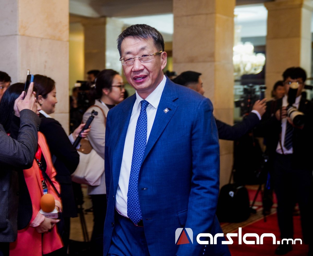 Л.ЭНХ-АМГАЛАН: Зарим эцэг эхчүүд төгсөлтийн баярыг бүр хориглосон гэж мушгиж байгааг өлгөж аваад шоу хийх хэрэггүй