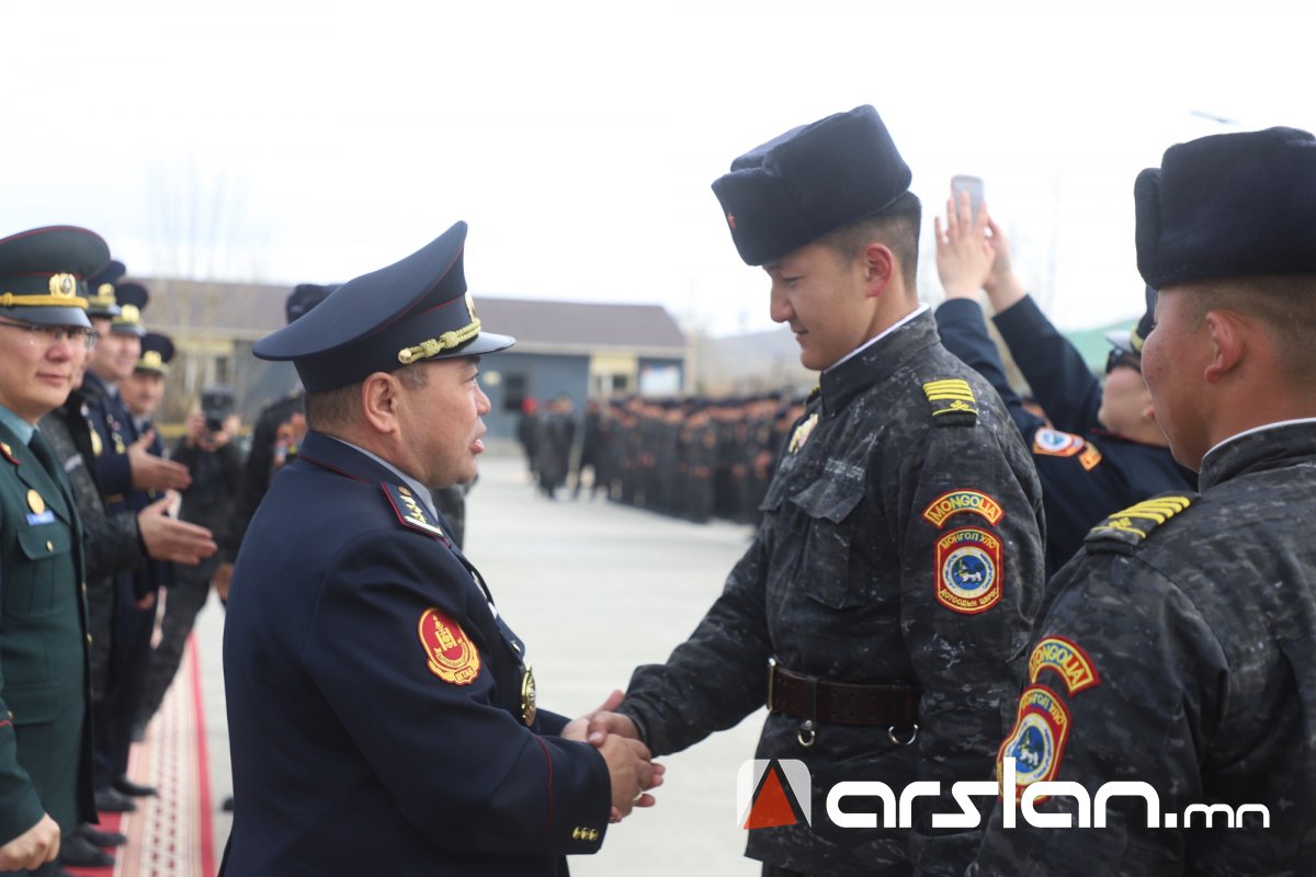 Хугацаат цэргийн алба хаагчдыг бэлтгэлээр халах ёслолын арга хэмжээ боллоо