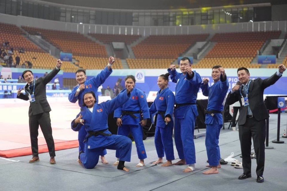 БАЯРТ МЭДЭЭ: Монгол Улсын шигшээ баг АНХ УДАА ААШТ-ий холимог багийн төрөлд АТЛАН МЕДАЛЬ хүртлээ