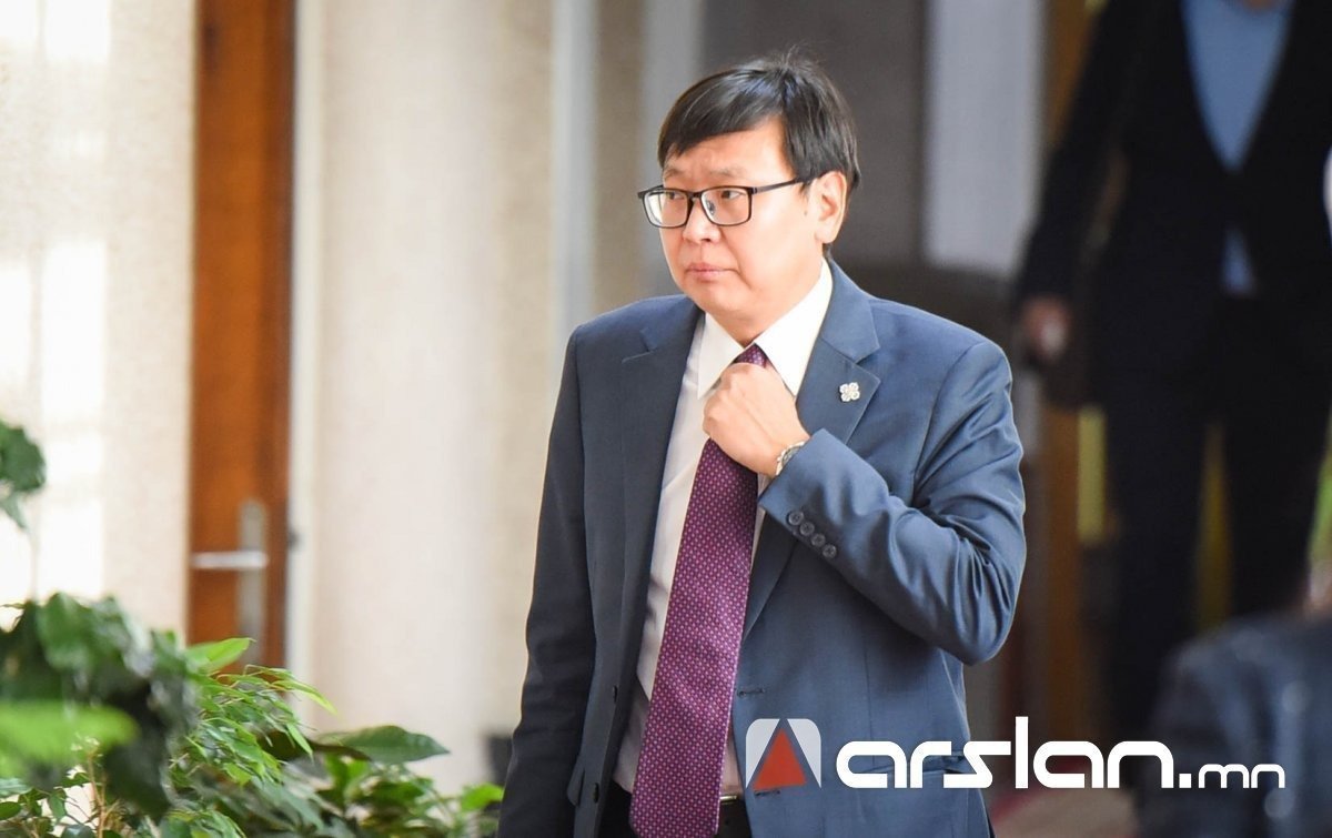 П.Наранбаяр: Халаа сэлгээгээ хар. Бид төрийн бодлогын залгамж халааг хадгалаад яваад явсан шүү