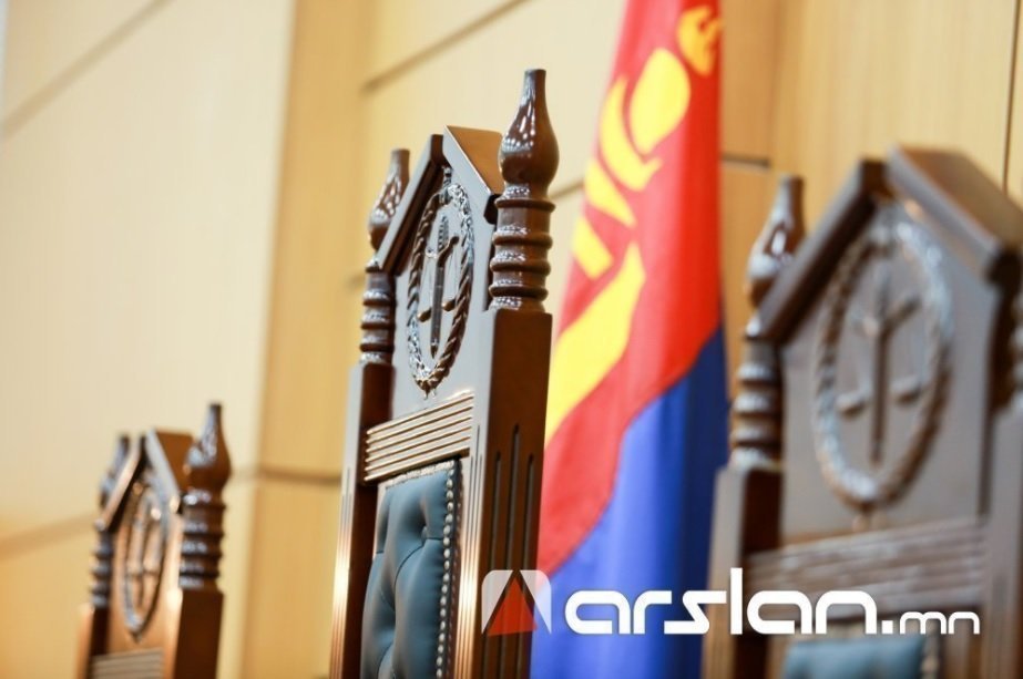 Иргэдийн халамжийн тэтгэврийг завшсан эмнэлгийн эрхлэгчийн хэргийг ШҮҮХЭД шилжүүлэв