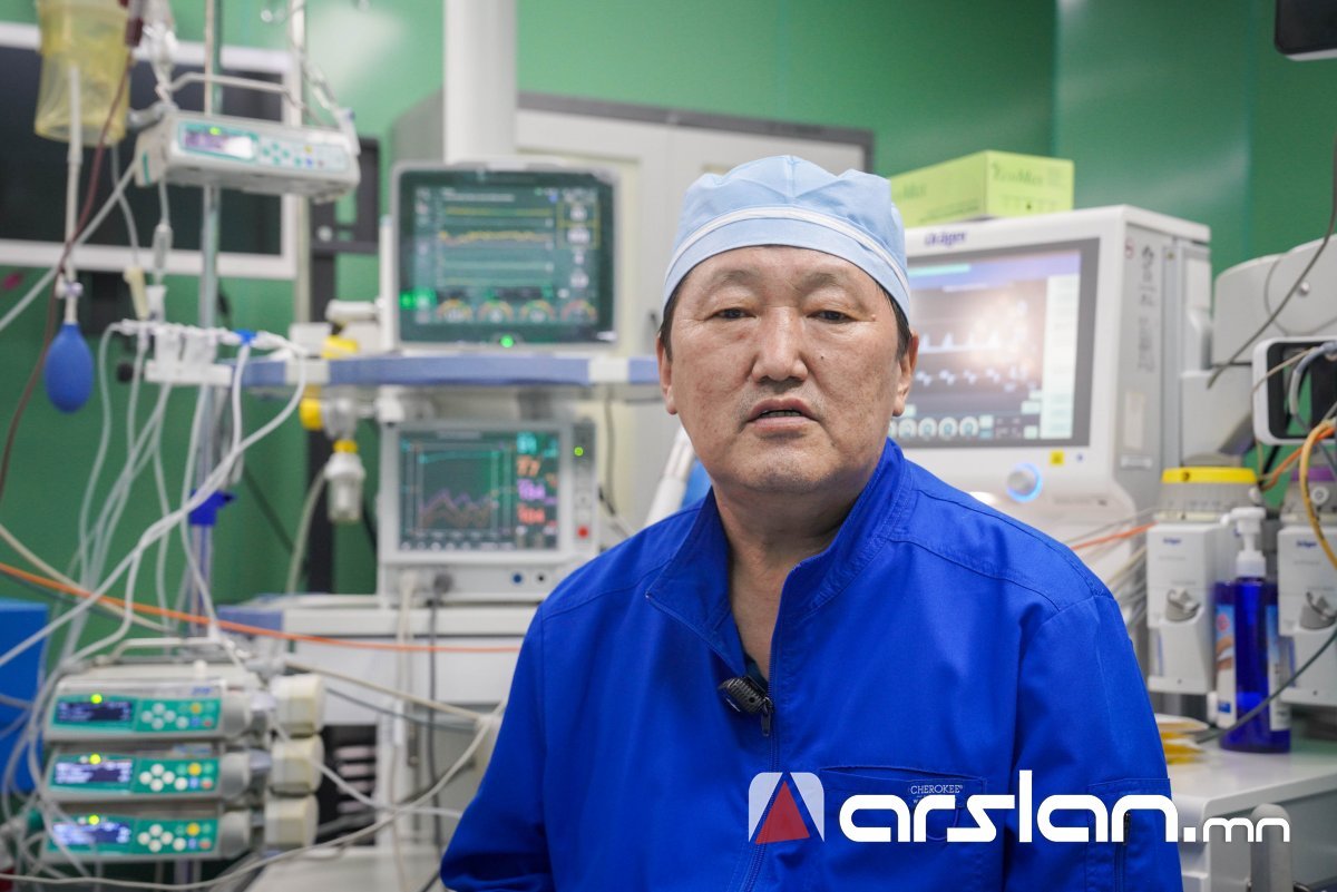 Д.Чулуунбаатар: Мэдээгүйжүүлгийн салбар цаг үеэ даган хөгжиж эмч нар эрхтэн шилжүүлэн суулгах, зүрх судас зэргээр төрөлжиж ажиллах болсон