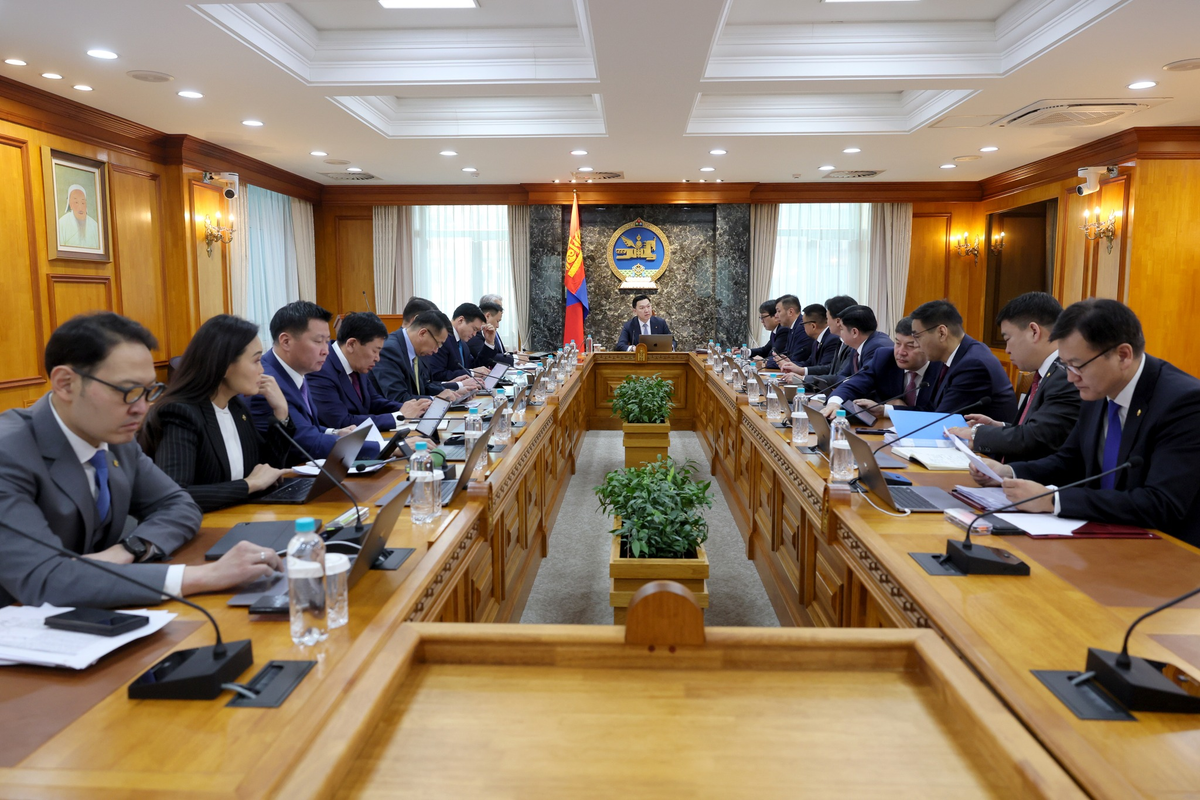 ЗГ: Эмч, эмнэлгийн ажилчдын цалингийн тогтолцоог цэгцлэх асуудлыг хэлэлцэж байна