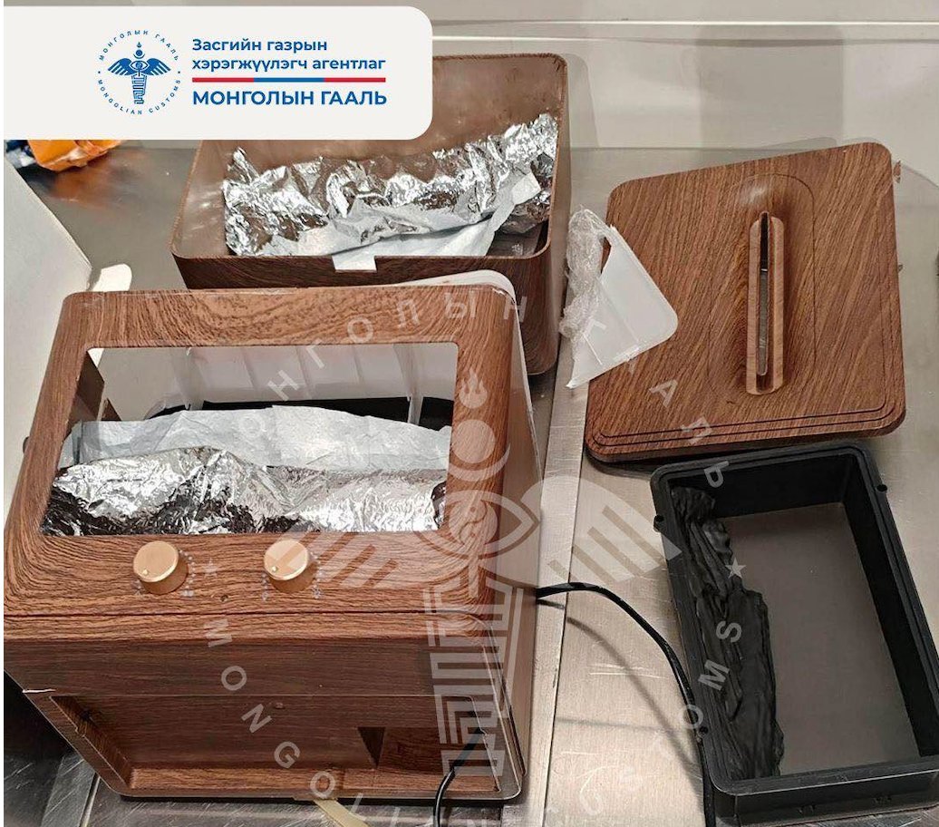 Станбул-Улаанбаатар чиглэлийн нислэгээр ирсэн Монгол Улсын иргэн 417 грамм метамфетаминыг улсын хилээр нэвтрүүлэхийг завджээ