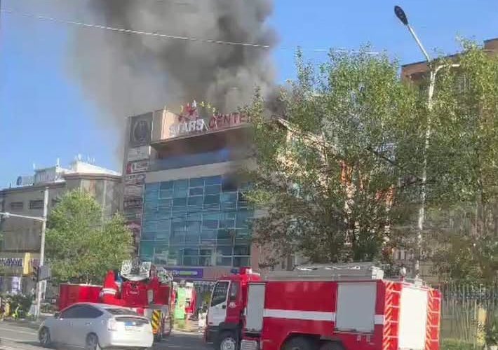 “Хоолны газар шатаж байна гэсэн дуудлагын дагуу гал түймрийг унтраахаар ажиллаж байна“