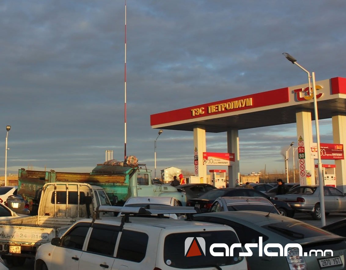 Хувийн дансандаа төлбөр авч оочергүй шатахуун олгосон “Тэс петролиум” ХХК-ийн салбарын эрхлэгчийг ₮2 саяар ТОРГОЖЭЭ