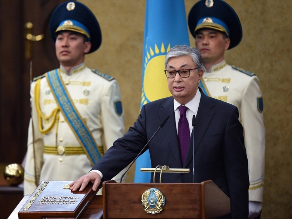 К.Токаев Казахстаны Ерөнхийлөгчийн бүрэн эрхийг бууруулах тухай хуульд гарын үсэг зурлаа